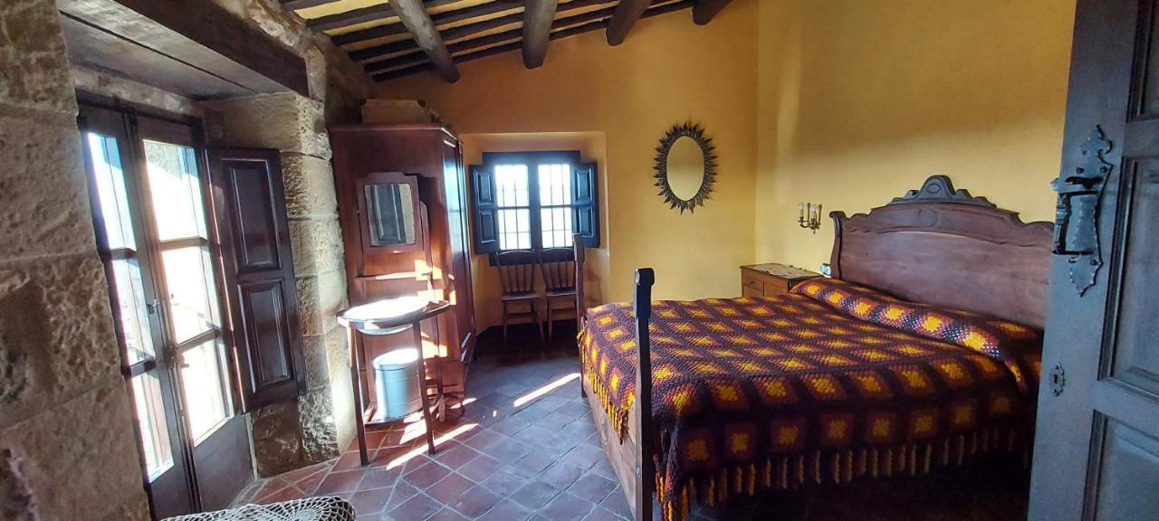 Castell De Llaes Villa Ngoại thất bức ảnh