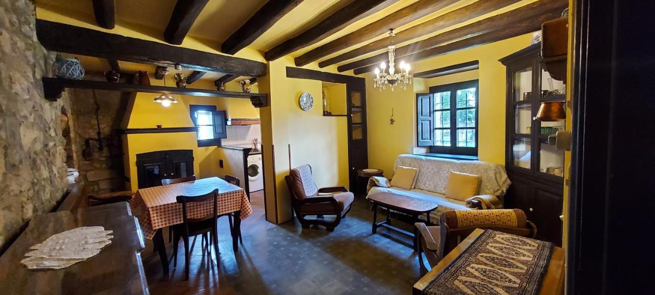 Castell De Llaes Villa Ngoại thất bức ảnh